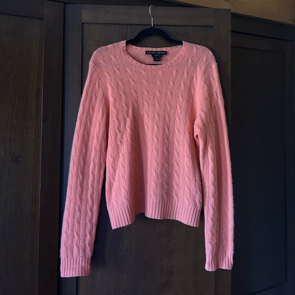 The Iconic Cable-Knit Ralph Lauren Cashmere Sweater - Picture 4 of 5